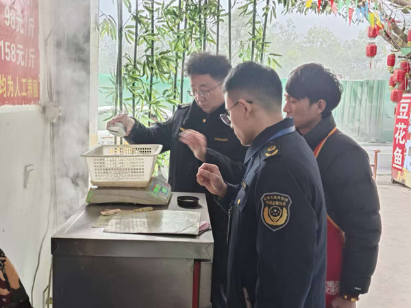 检查餐饮单位计量器具