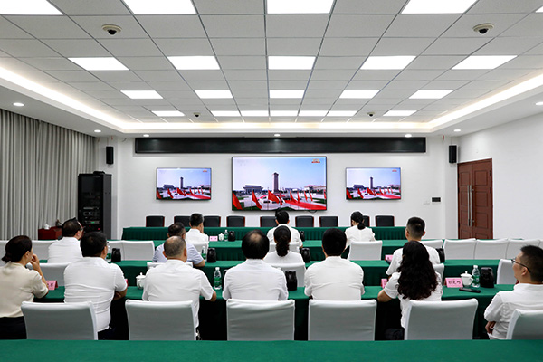 市、区代表观看