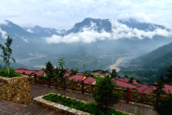 4彝家观景台——方志勤摄影.JPG 4彝家观景台——方志勤摄影.JPG