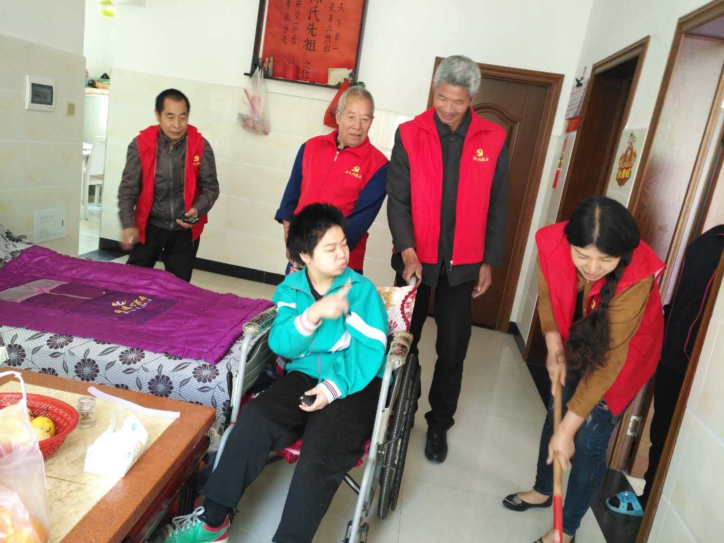 党员义工服务.jpg 党员义工服务.jpg