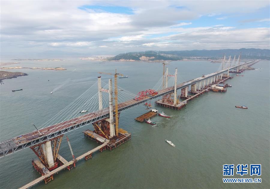 (新华视点·图片版)(3)平潭海峡公铁大桥在福建贯通