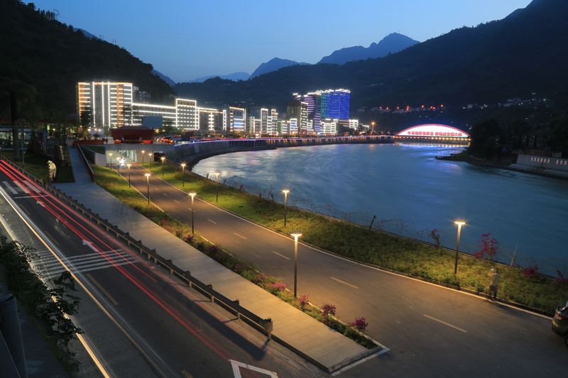 城区亮化1.jpg 城区亮化1.jpg